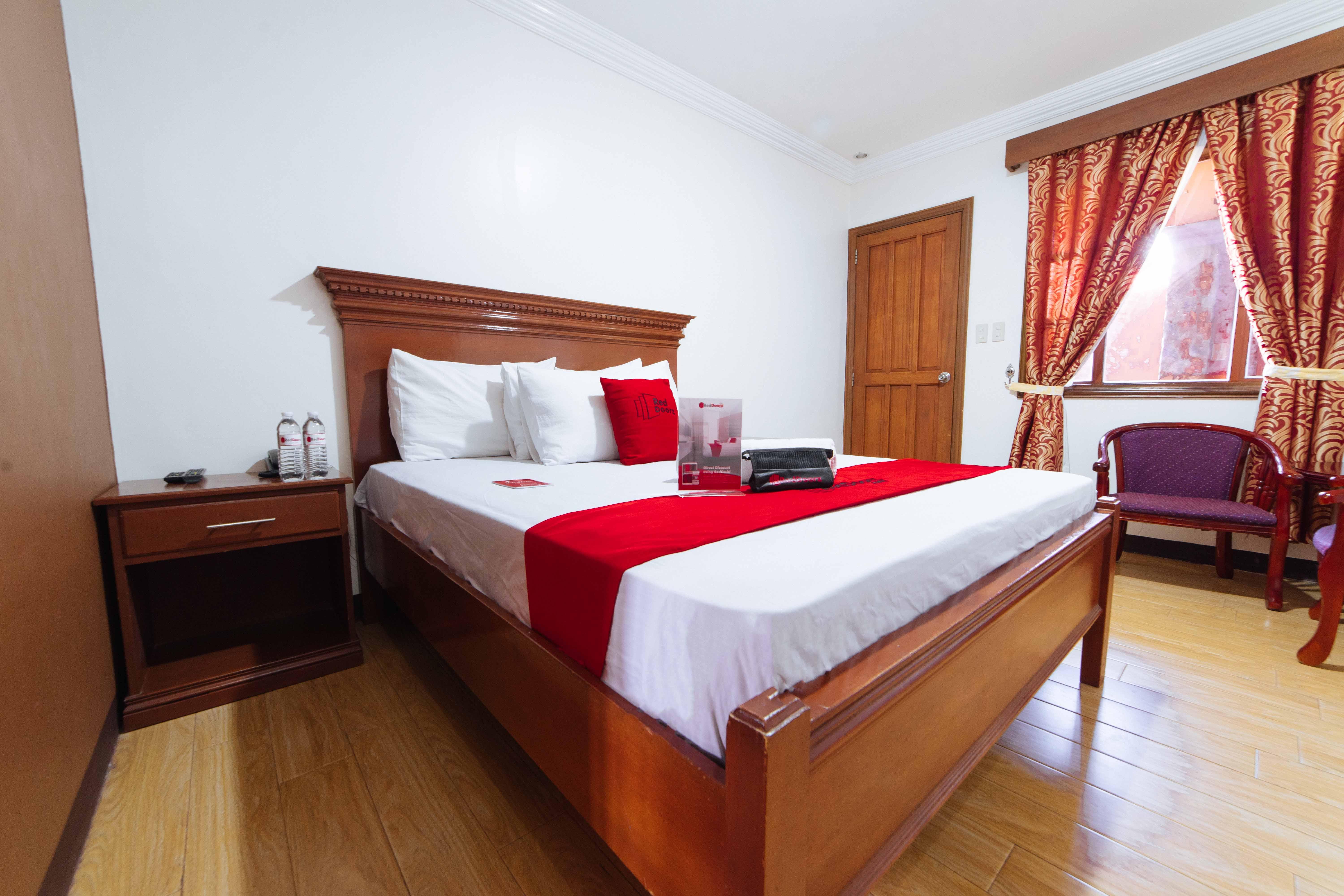 Reddoorz Plus @ Starhomes Olivianville Tarlac City Luaran gambar