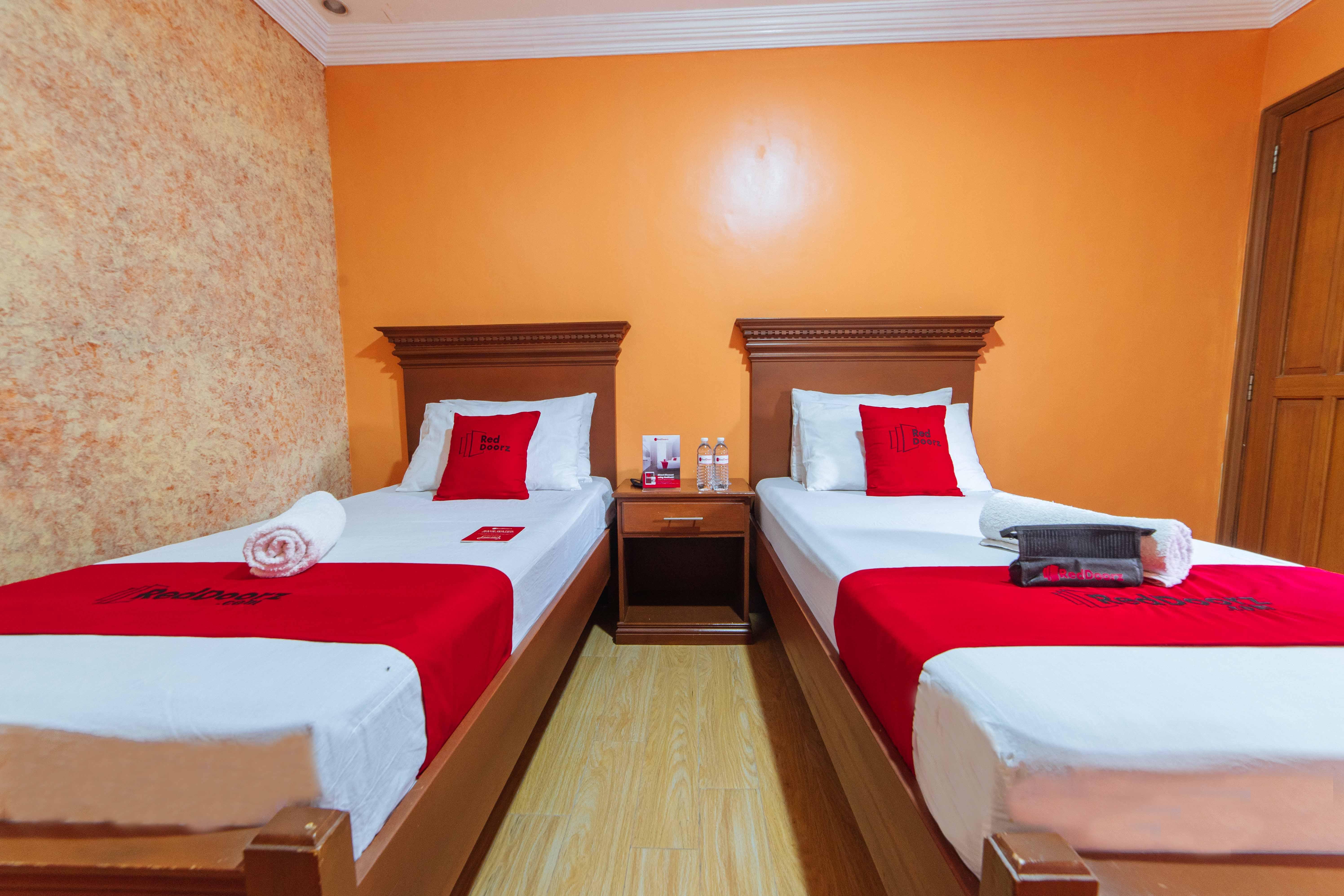 Reddoorz Plus @ Starhomes Olivianville Tarlac City Luaran gambar