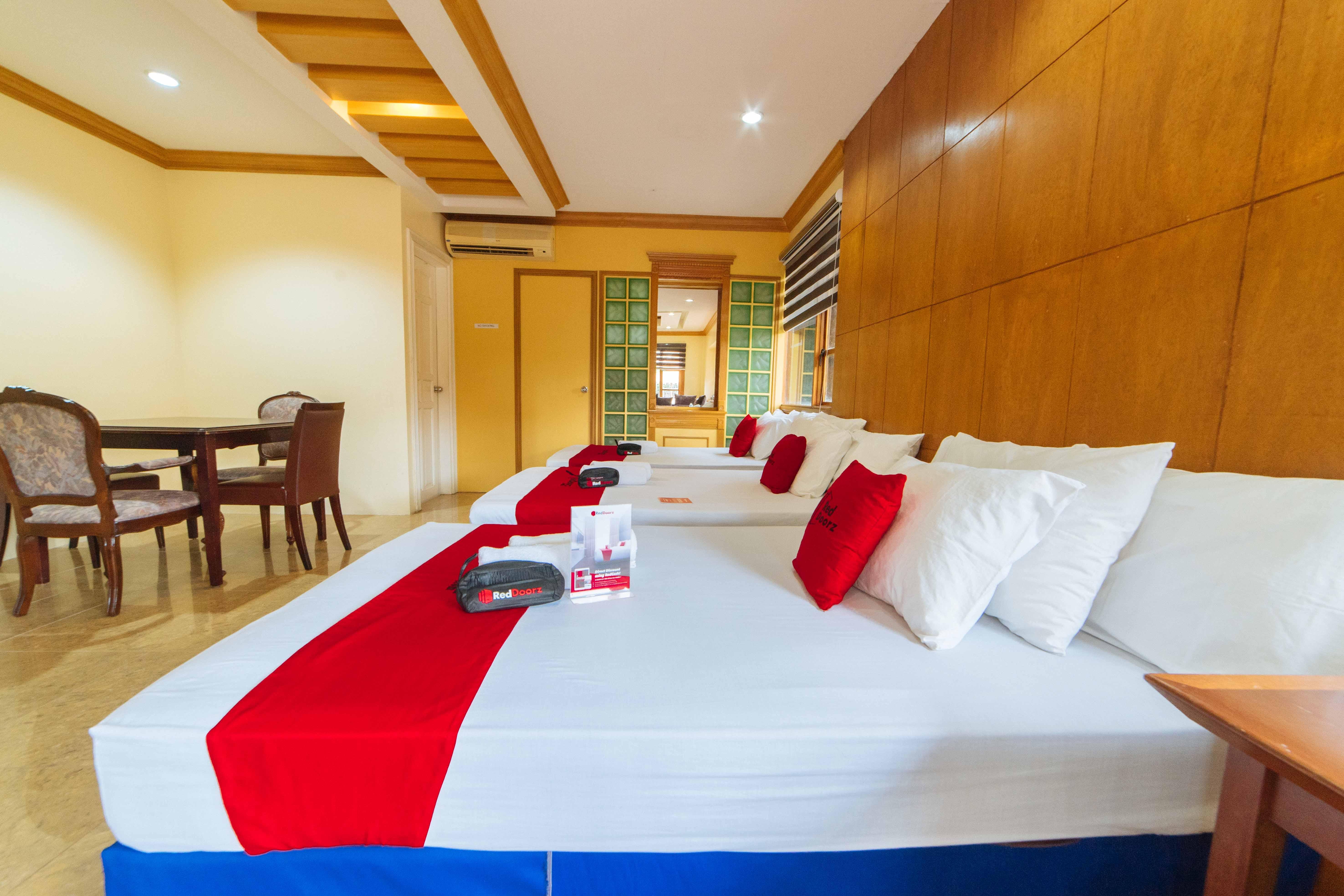 Reddoorz Plus @ Starhomes Olivianville Tarlac City Luaran gambar