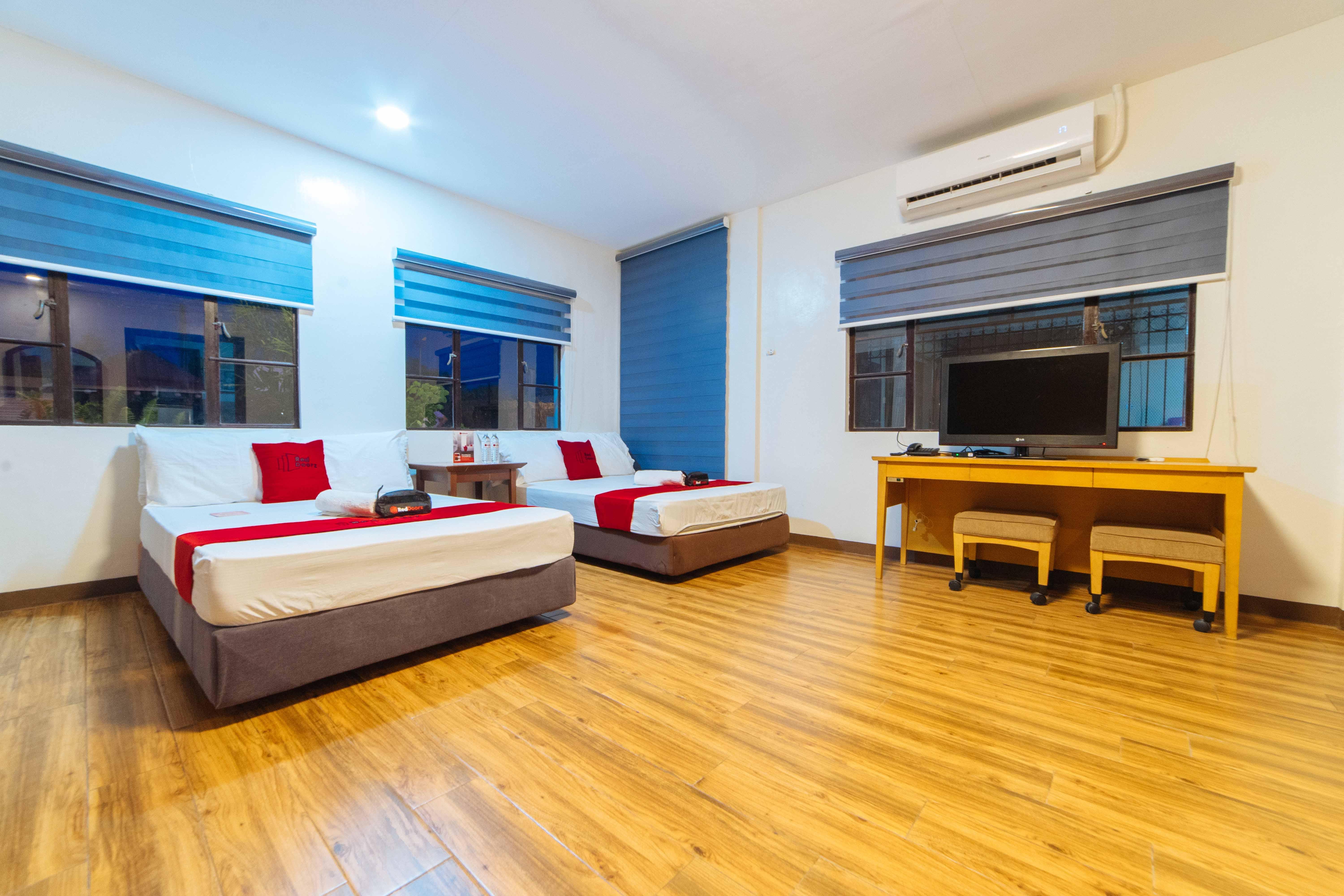 Reddoorz Plus @ Starhomes Olivianville Tarlac City Luaran gambar